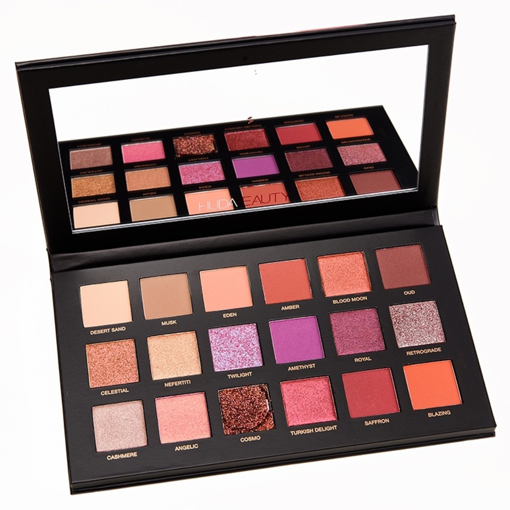 Huda Beauty Desert Dusk palette